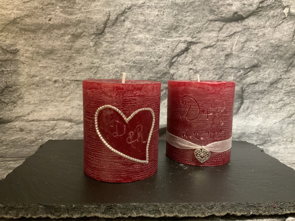 Romantische Partnerkerzen mit Herz - ein Kerzen Set zum Valentinstag mit Talisman